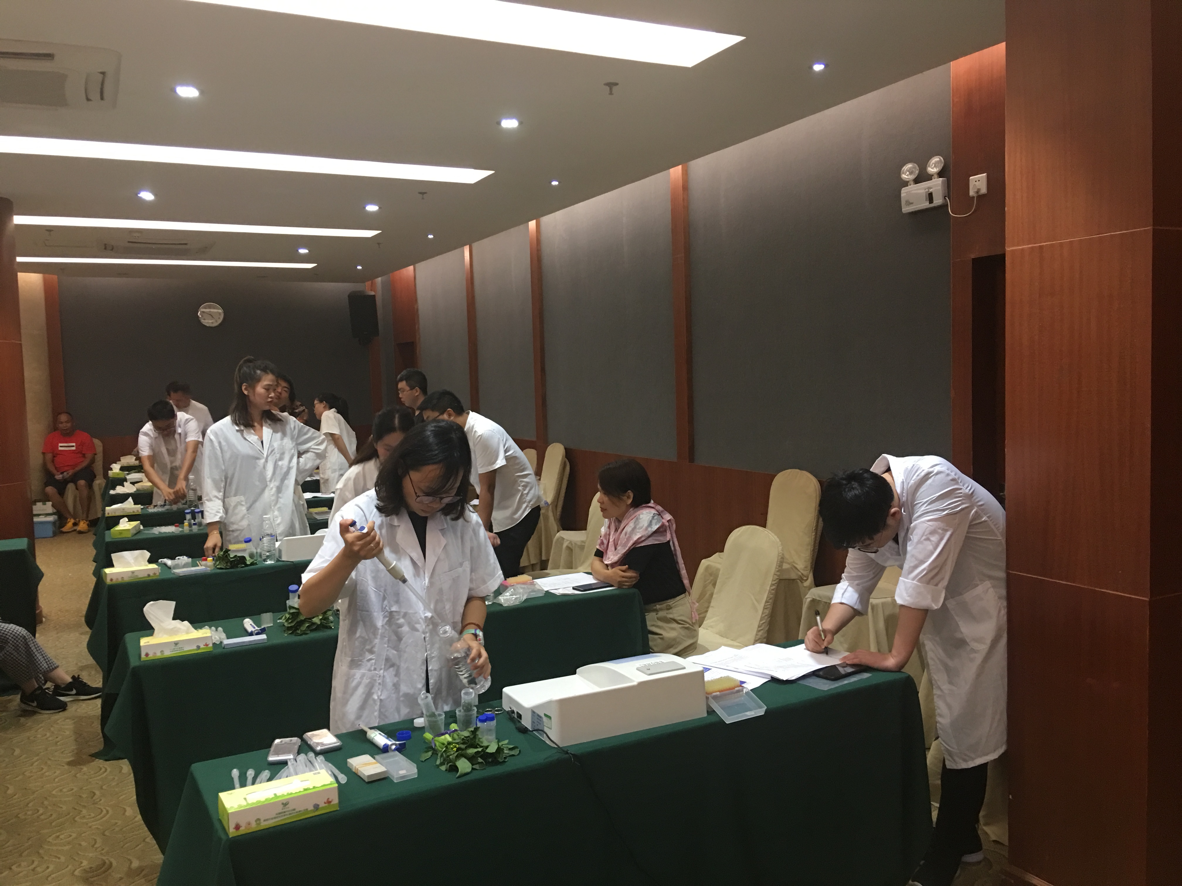 番禺區(qū)農(nóng)產(chǎn)品質(zhì)量安全形式分析會(huì)暨農(nóng)產(chǎn)品質(zhì)量安全法規(guī)及業(yè)務(wù)技能培訓(xùn)會(huì)圓滿結(jié)束